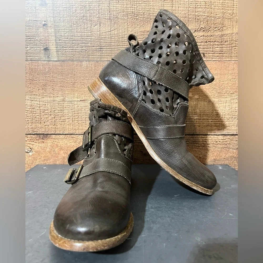 Vero Cuoio Dark Brown Perforated Leather Ankle Boots